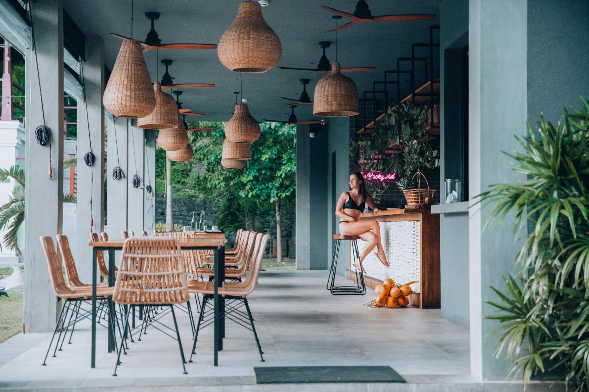 The Salty Pelican Yoga & Surf Retreat Dikwella Luaran gambar