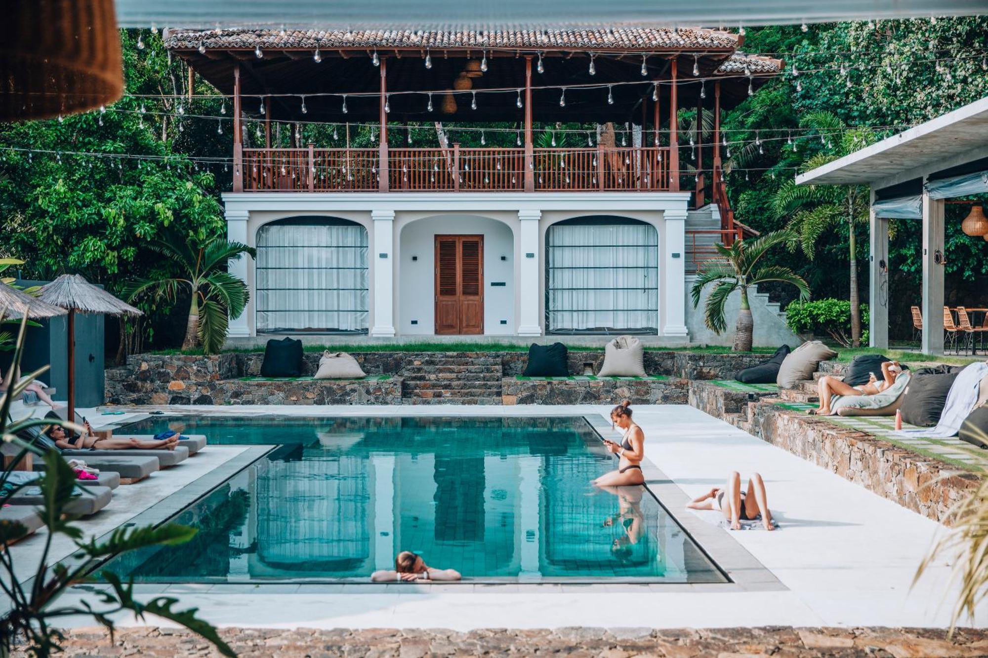 The Salty Pelican Yoga & Surf Retreat Dikwella Luaran gambar